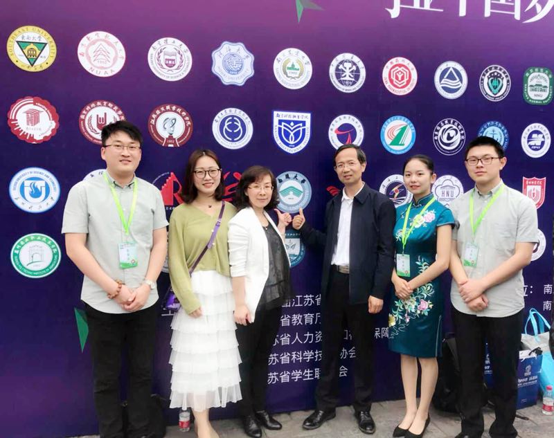 365英国上市公司项目一团队合影.jpg